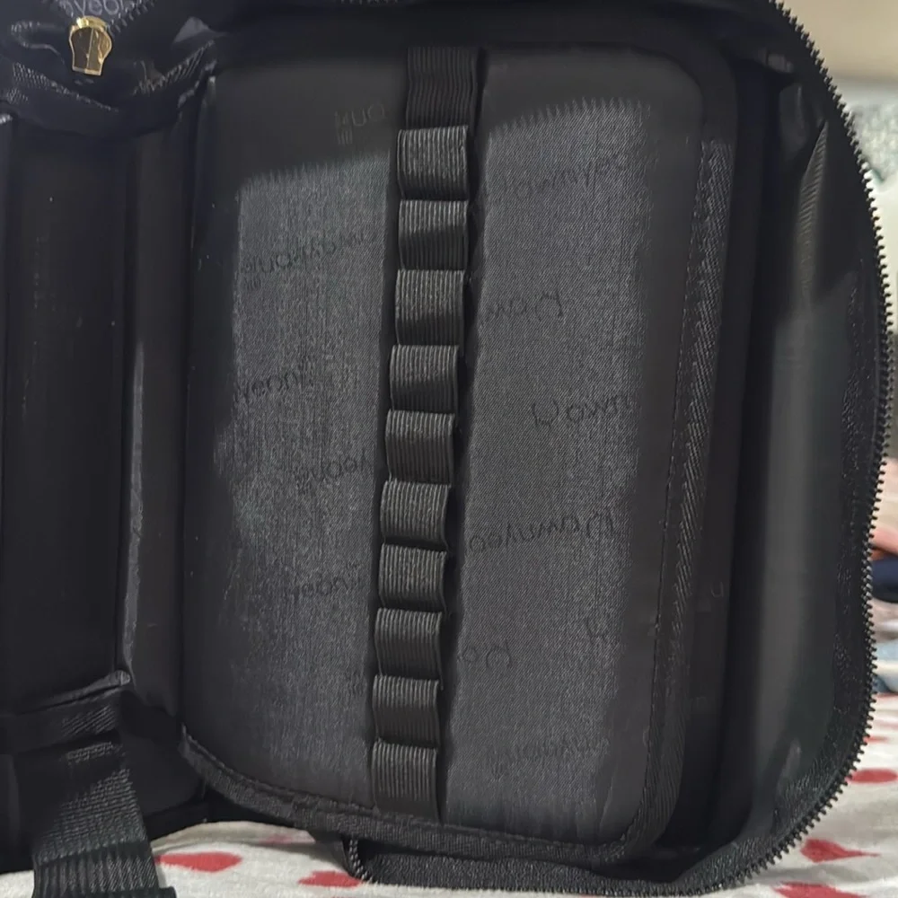 Rownyeon Travel case, organizer! Markers, lipsticks, essential oils & more! New!